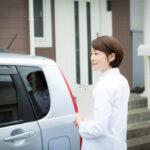 訪問看護師が仕事がつらいと感じる要因と対策は？在宅医療のスタッフ定着率を上げるための対策8つ