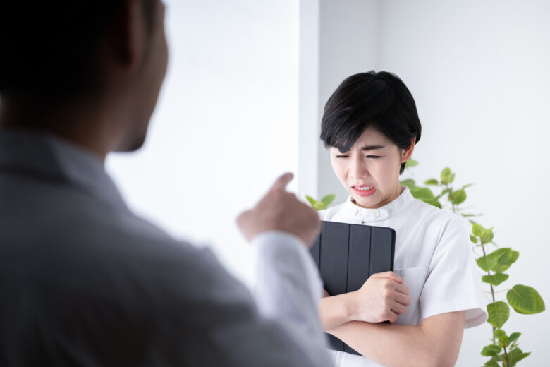 看護師が仕事を辞める本当の理由は？独自アンケート結果をもとに分析