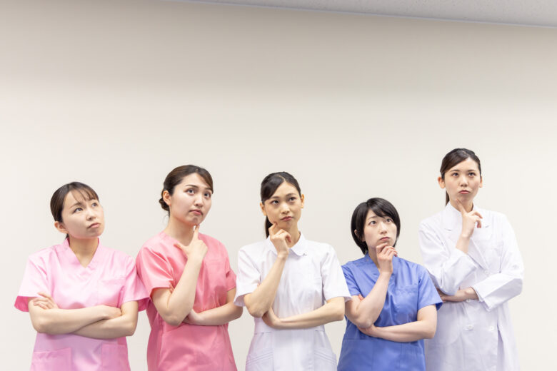 看護師不足の原因は？