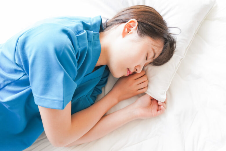 夜勤が続くとダイエットが不可欠？　「太る」「肌荒れ」に悩む看護師がとるべき対策