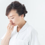 看護師が「足臭い」と言われないためにやるべきことは？　ムレ・ニオイの対策グッズも紹介！