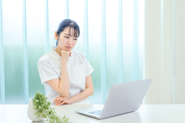 看護師に聞いた「ブラックだと思う施設あるある」