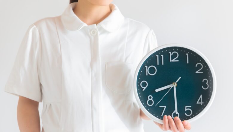 看護師に聞いた「定時で帰りたいとき」の対策とは？無駄残業を減らすコツ