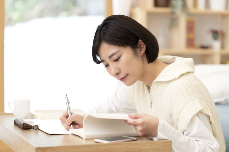 「看護師国家試験の勉強法」を現役看護師に聞いてみた｜暗記方法や勉強のコツ