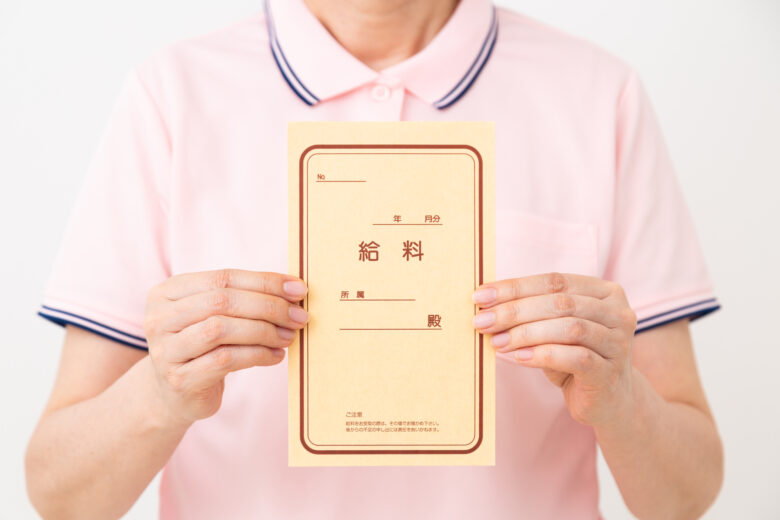 【2025年最新版】看護師の平均年収は？施設・地域・年齢別で違いはある？年収アップのコツも