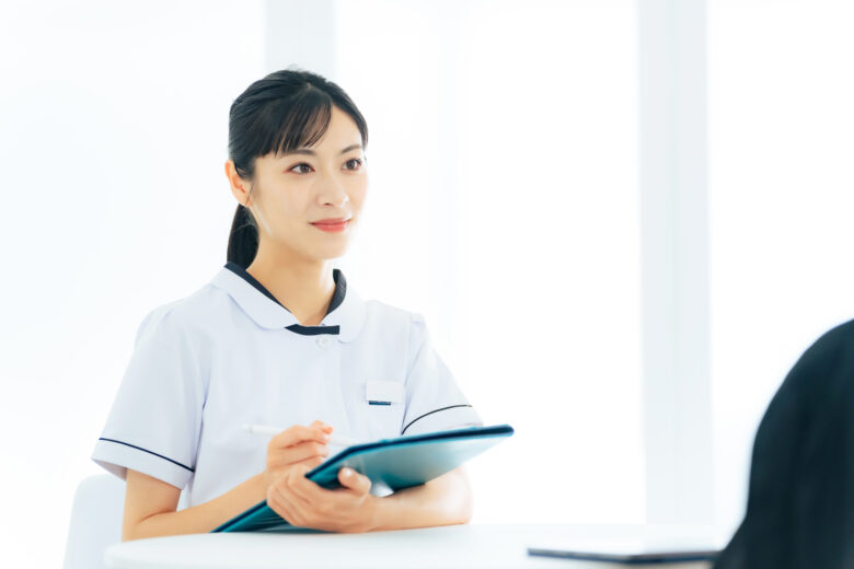 看護師の面接「長所・短所」ベストな答え方｜転職で失敗しない伝え方＆例文付き
